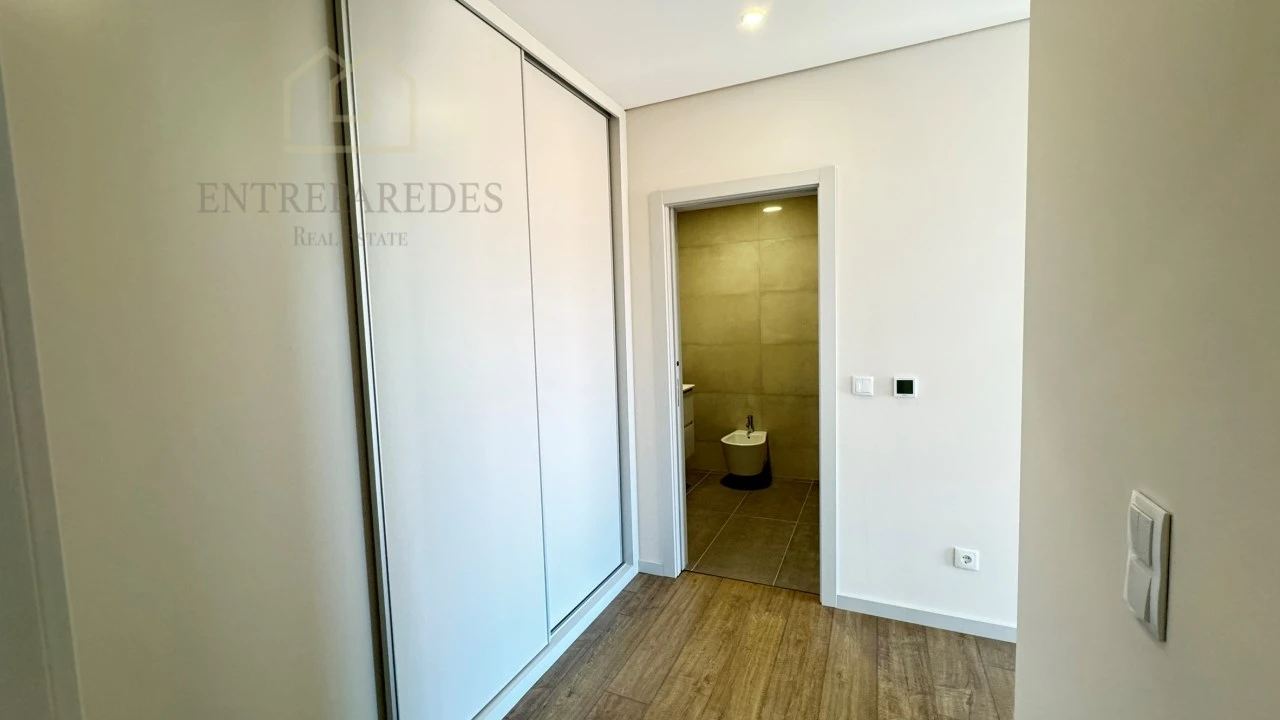 Apartamento T4 para Venda em Cedofeita, Santo Ildefonso, Sé, Miragaia, São Nicolau e Vitória Foto 23