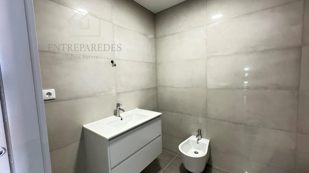 Apartamento T4 para Venda em Cedofeita, Santo Ildefonso, Sé, Miragaia, São Nicolau e Vitória Foto 25