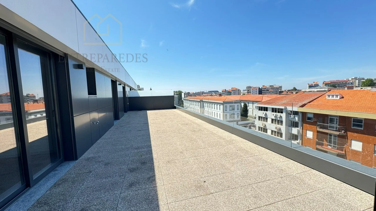Apartamento T4 para Venda em Cedofeita, Santo Ildefonso, Sé, Miragaia, São Nicolau e Vitória Foto 1