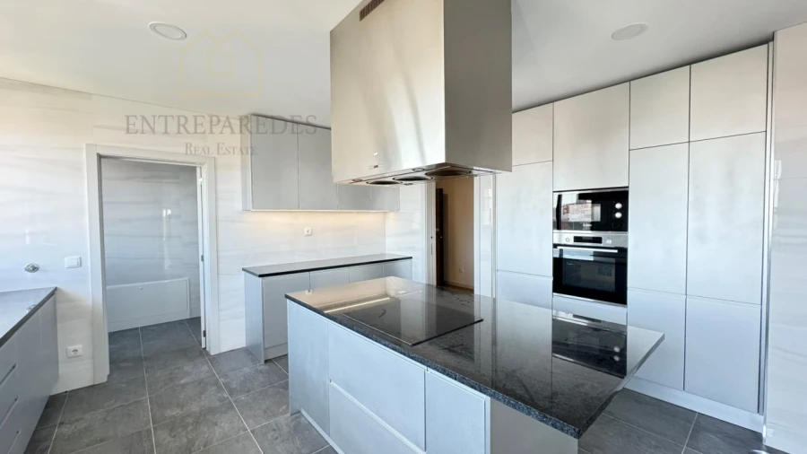 Apartamento T4 para Venda em Cedofeita, Santo Ildefonso, Sé, Miragaia, São Nicolau e Vitória Foto 5