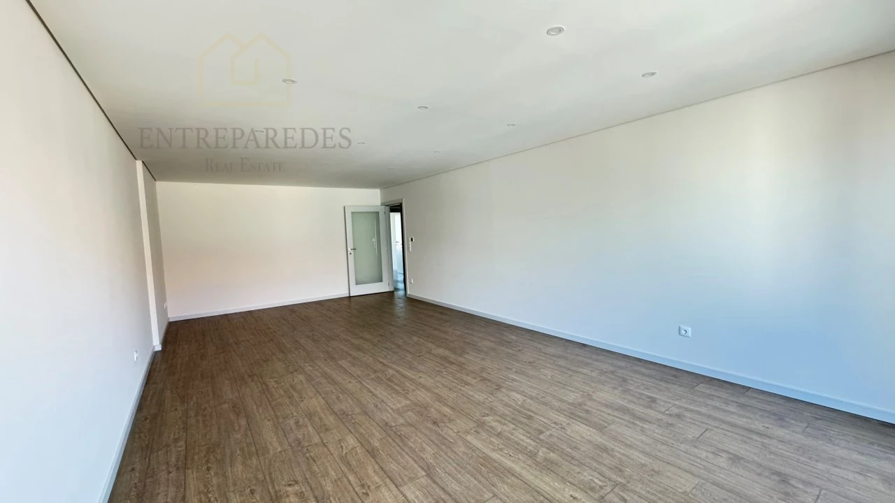 Apartamento T3 para Venda em Cedofeita, Santo Ildefonso, Sé, Miragaia, São Nicolau e Vitória Foto 7