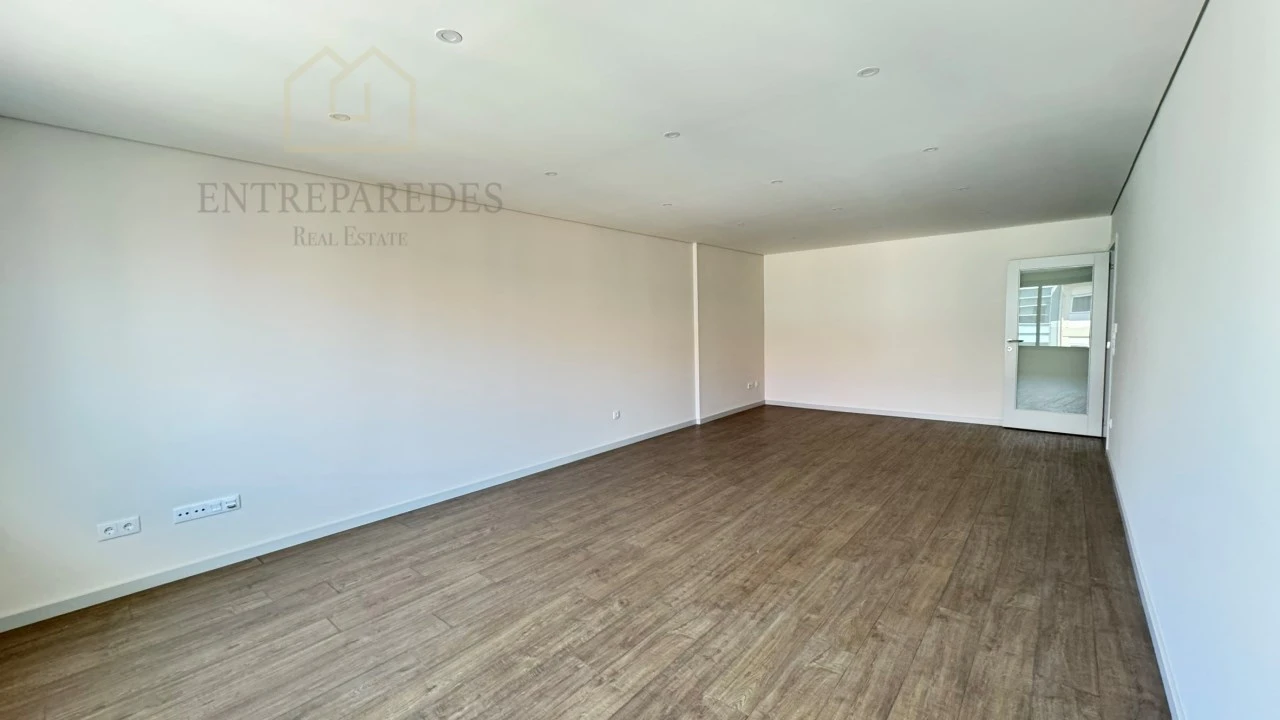 Apartamento T3 para Venda em Cedofeita, Santo Ildefonso, Sé, Miragaia, São Nicolau e Vitória Foto 8