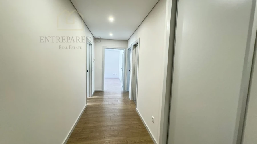 Apartamento T3 para Venda em Cedofeita, Santo Ildefonso, Sé, Miragaia, São Nicolau e Vitória Foto 6