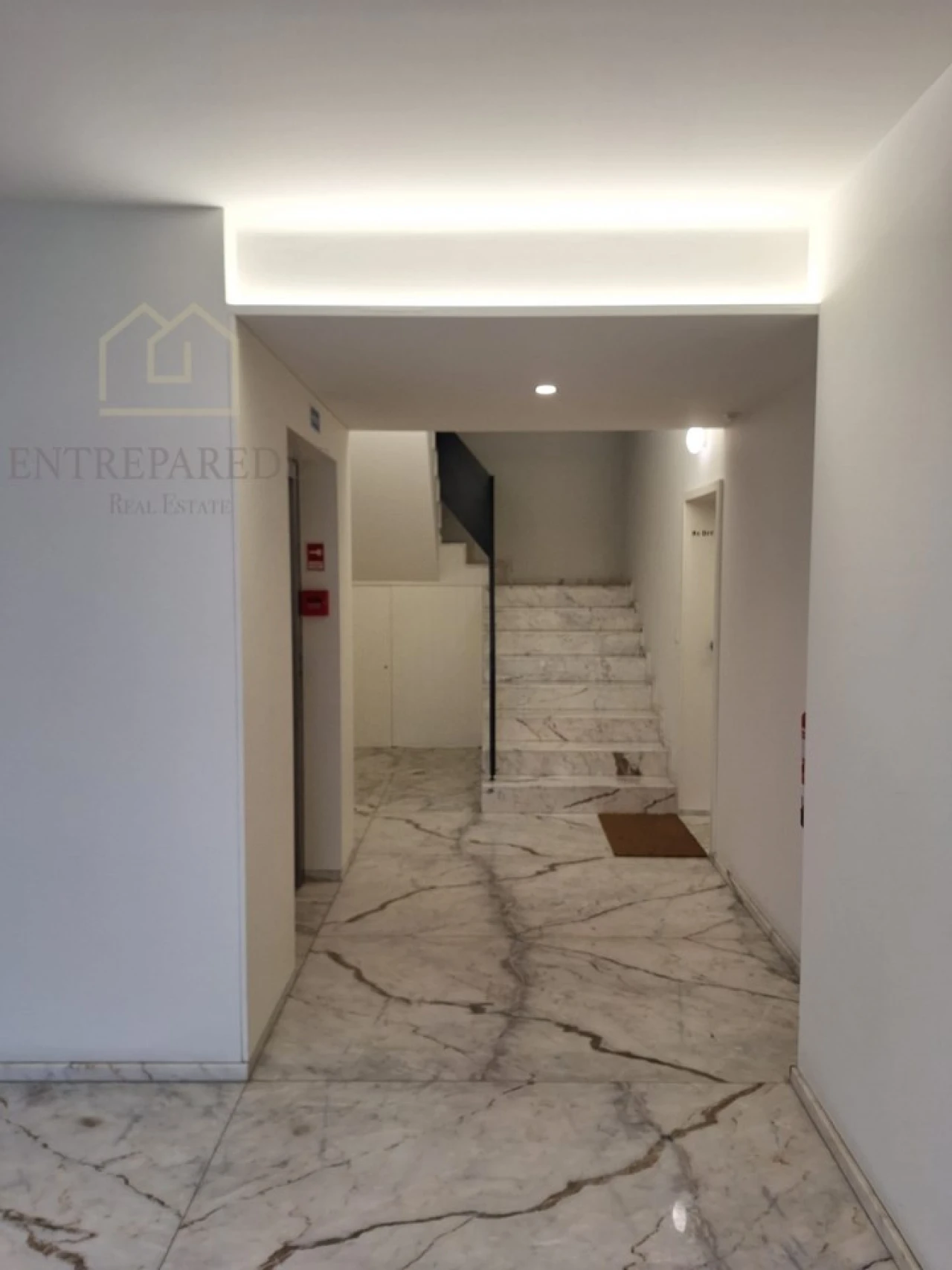 Apartamento T3 para Venda em Cedofeita, Santo Ildefonso, Sé, Miragaia, São Nicolau e Vitória Foto 21