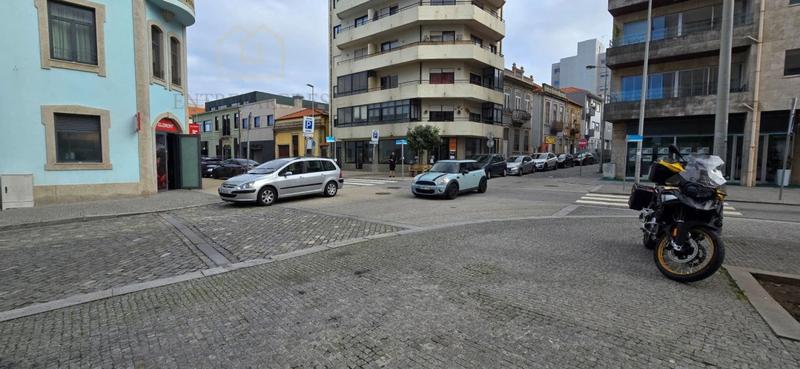 Loja para Venda em Matosinhos e Leça da Palmeira Foto 1