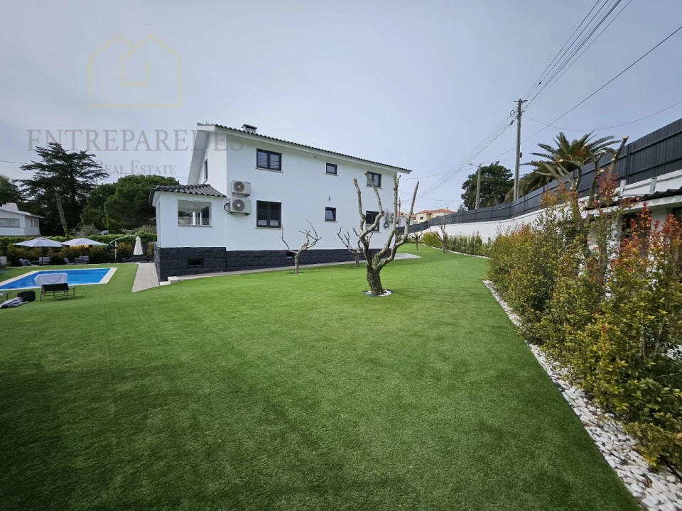 Moradia T5 para Venda em Rio de Mouro Foto 14