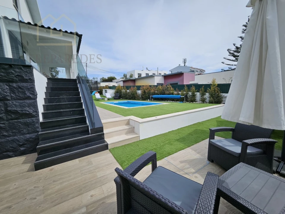 Moradia T5 para Venda em Rio de Mouro Foto 17