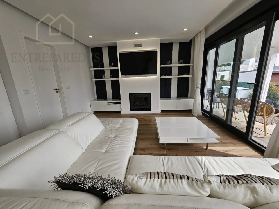 Moradia T5 para Venda em Rio de Mouro Foto 24