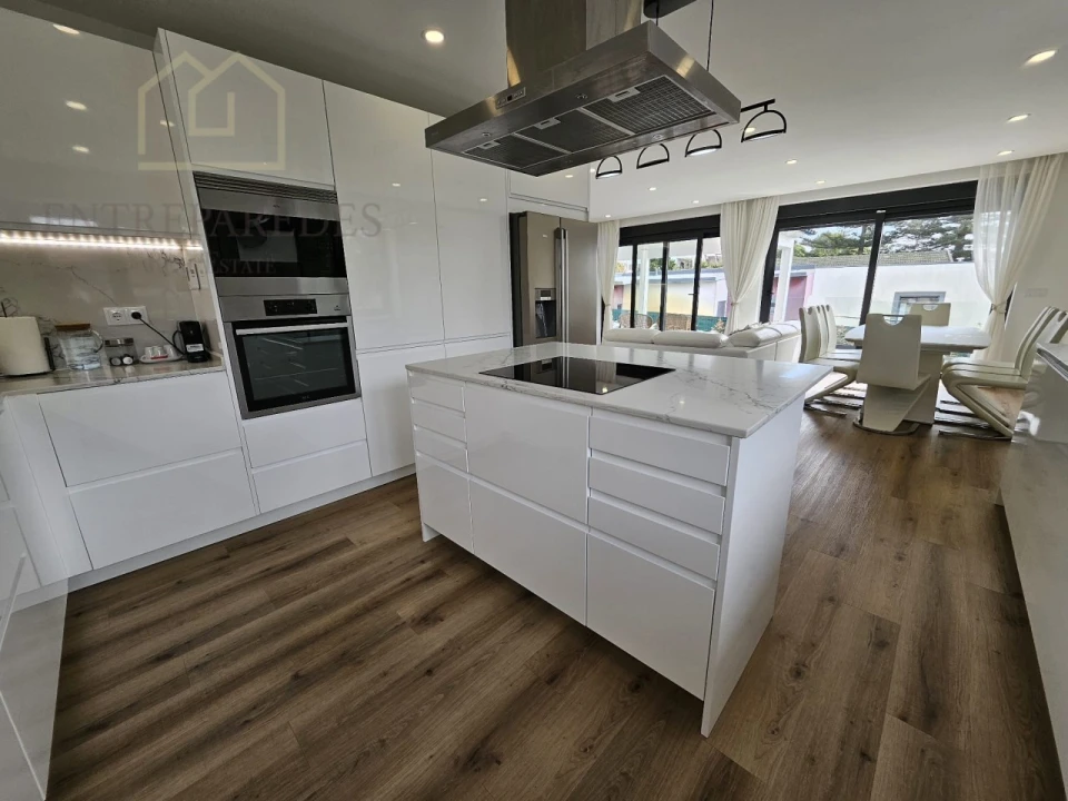 Moradia T5 para Venda em Rio de Mouro Foto 29