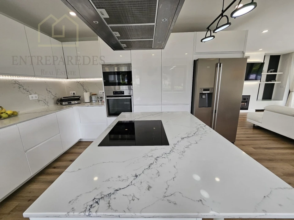 Moradia T5 para Venda em Rio de Mouro Foto 33