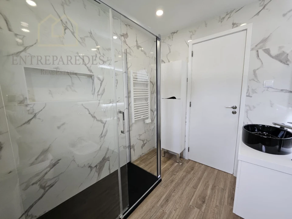 Moradia T5 para Venda em Rio de Mouro Foto 37