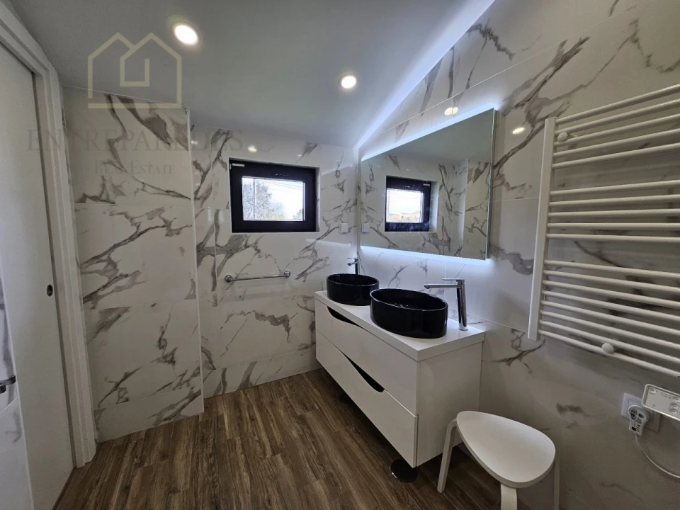 Moradia T5 para Venda em Rio de Mouro Foto 53