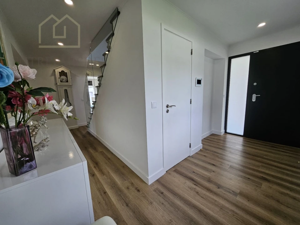 Moradia T5 para Venda em Rio de Mouro Foto 58