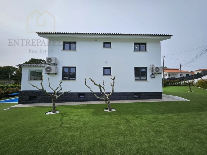 Moradia T5 para Venda em Rio de Mouro Foto 8