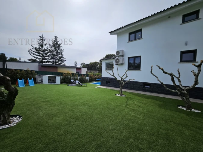 Moradia T5 para Venda em Rio de Mouro Foto 13