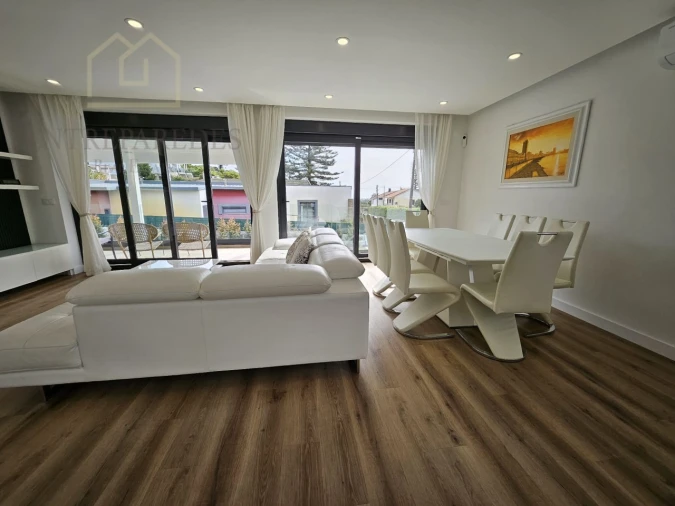 Moradia T5 para Venda em Rio de Mouro Foto 25