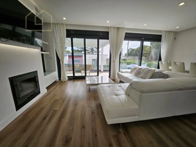 Moradia T5 para Venda em Rio de Mouro Foto 27