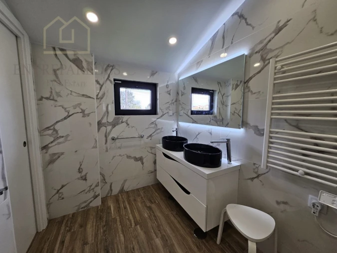 Moradia T5 para Venda em Rio de Mouro Foto 53