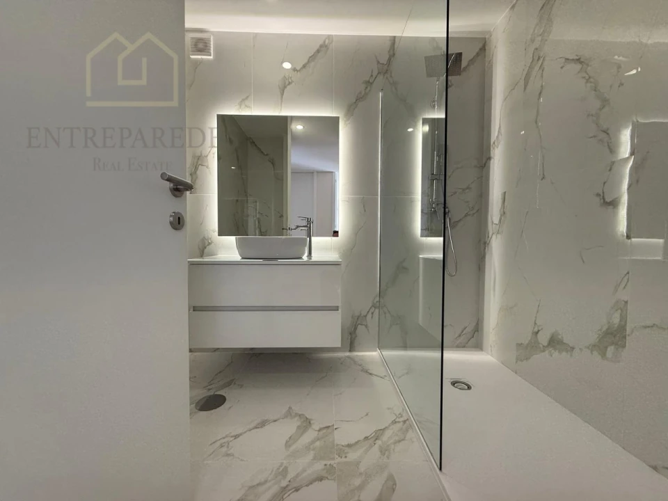 Apartamento T3 para Venda em Espinho Foto 12