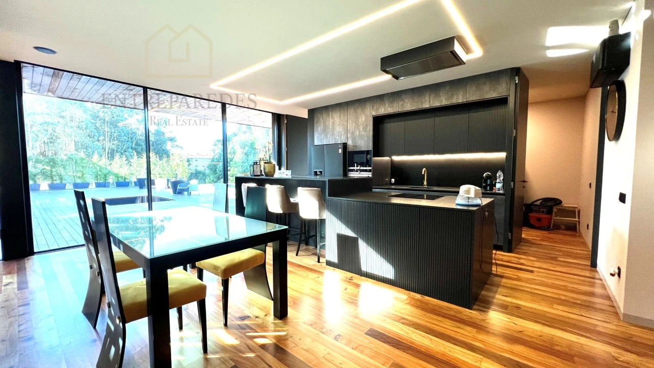 Moradia T6 para Venda em Avintes Foto 4