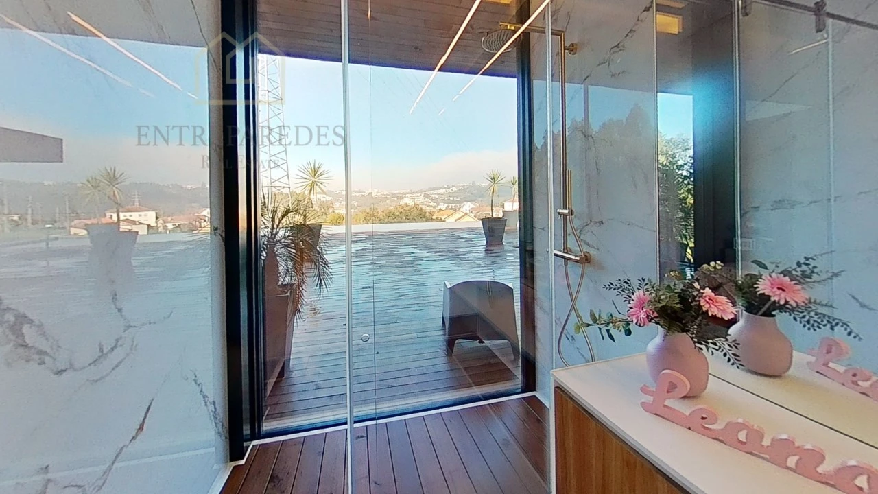 Moradia T6 para Venda em Avintes Foto 77