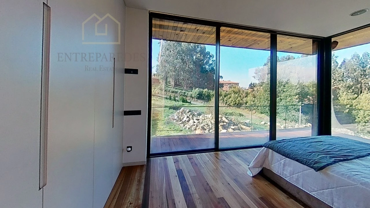 Moradia T6 para Venda em Avintes Foto 78