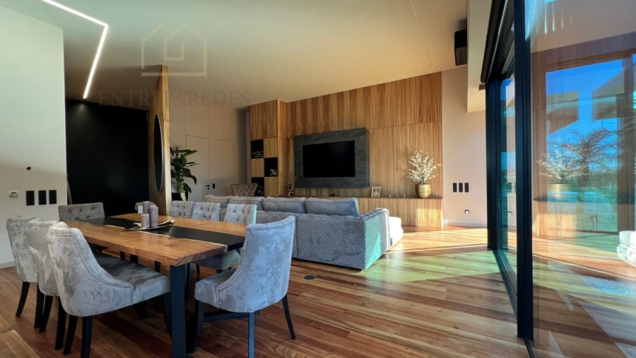 Moradia T6 para Venda em Avintes Foto 43