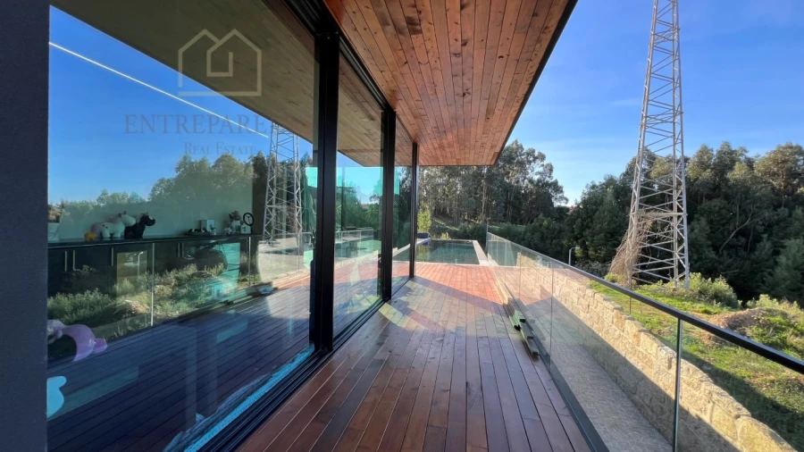 Moradia T6 para Venda em Avintes Foto 73