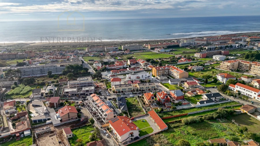 Moradia T3 para Venda em São Felix da Marinha