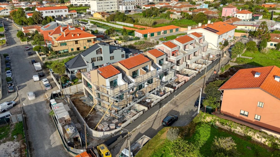 Moradia T3 para Venda em São Felix da Marinha