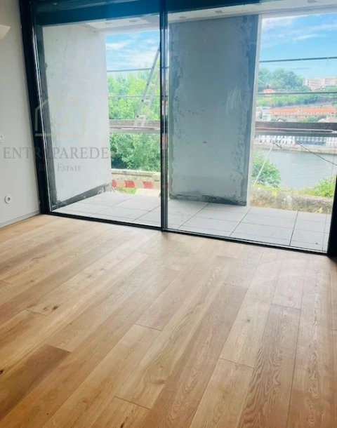 Apartamento T4 para Venda em Santa Marinha e São Pedro da Afurada