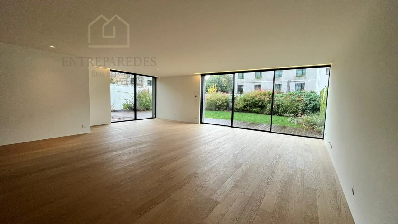 Apartamento T4 para Venda em Aldoar, Foz do Douro e Nevogilde Foto 2