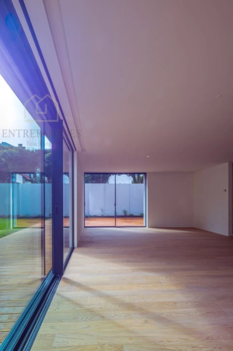 Apartamento T4 para Venda em Aldoar, Foz do Douro e Nevogilde
