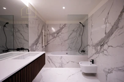 Apartamento T4 para Venda em Aldoar, Foz do Douro e Nevogilde