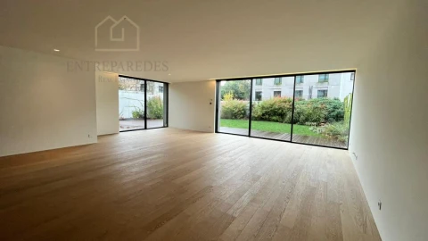 Apartamento T4 para Venda em Aldoar, Foz do Douro e Nevogilde