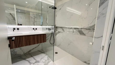 Apartamento T4 para Venda em Aldoar, Foz do Douro e Nevogilde