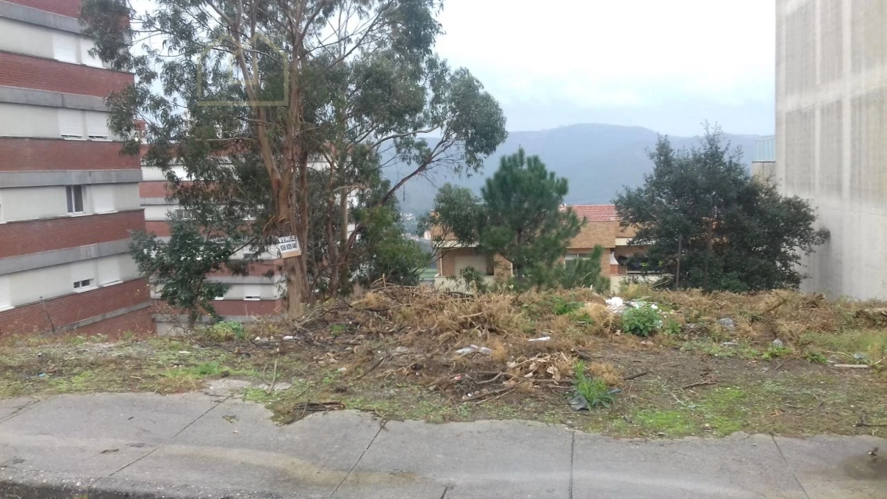 Terreno para Venda em Fânzeres e São Pedro da Cova Foto 2