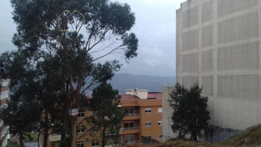 Terreno para Venda em Fânzeres e São Pedro da Cova