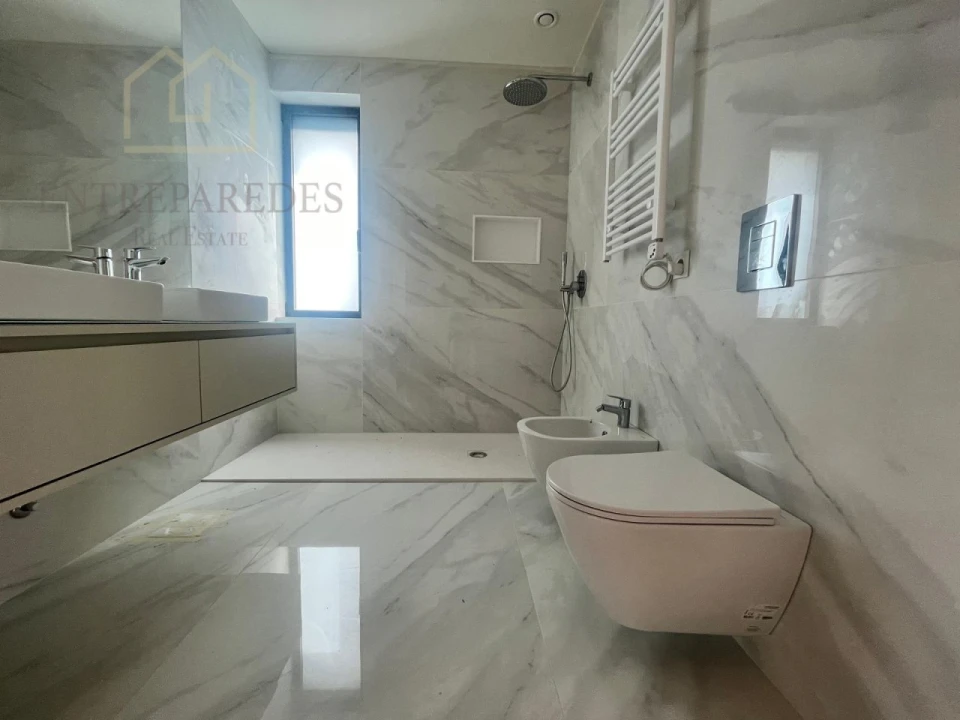 Apartamento T4 para Venda em Santa Maria da Feira, Travanca, Sanfins e Espargo Foto 8