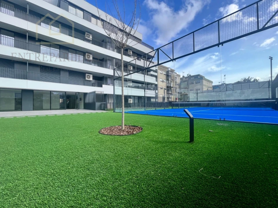 Apartamento T4 para Venda em Santa Maria da Feira, Travanca, Sanfins e Espargo Foto 1