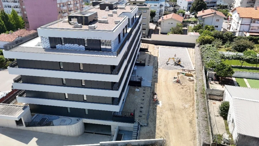 Apartamento T4 para Venda em Santa Maria da Feira, Travanca, Sanfins e Espargo Foto 2