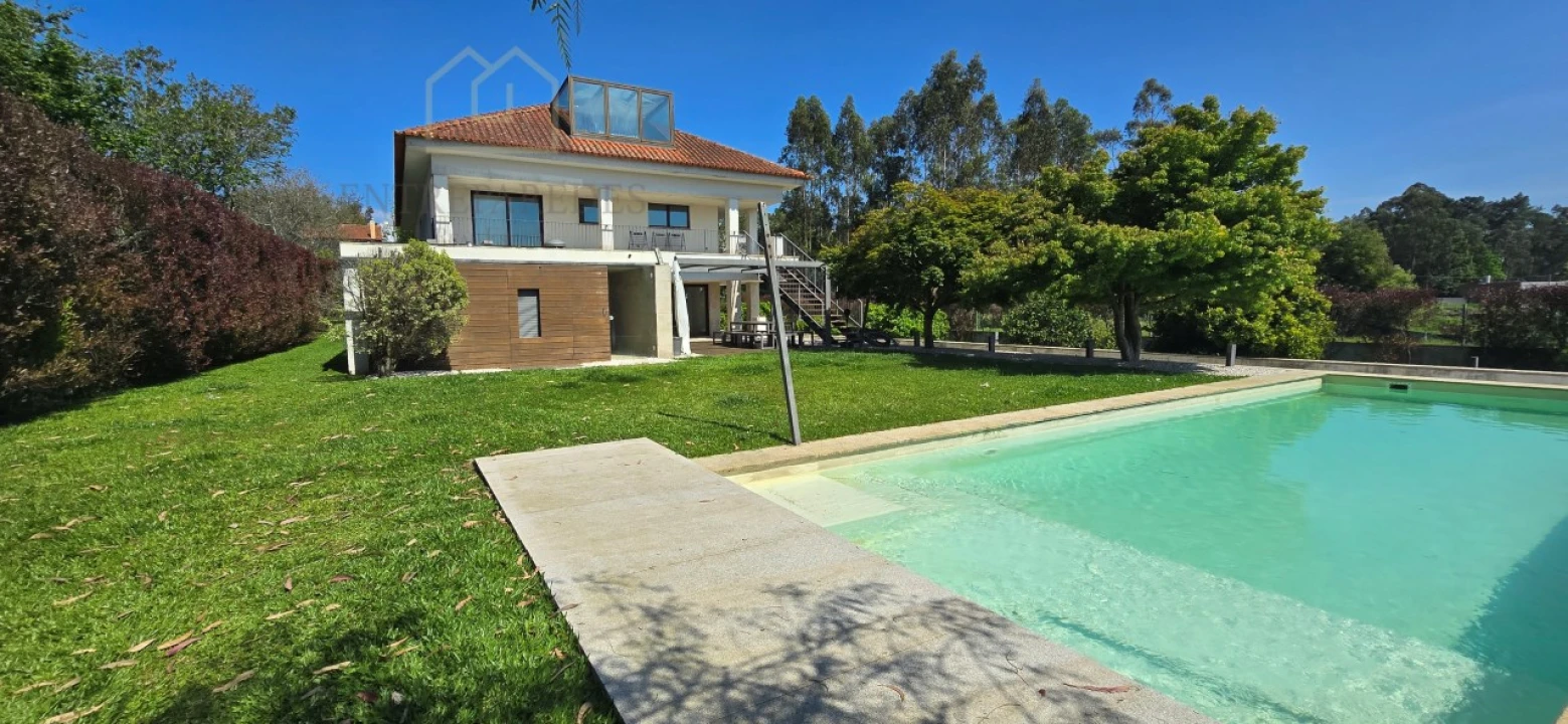 Moradia T4 para Venda em São Miguel do Souto e Mosteirô Foto 1