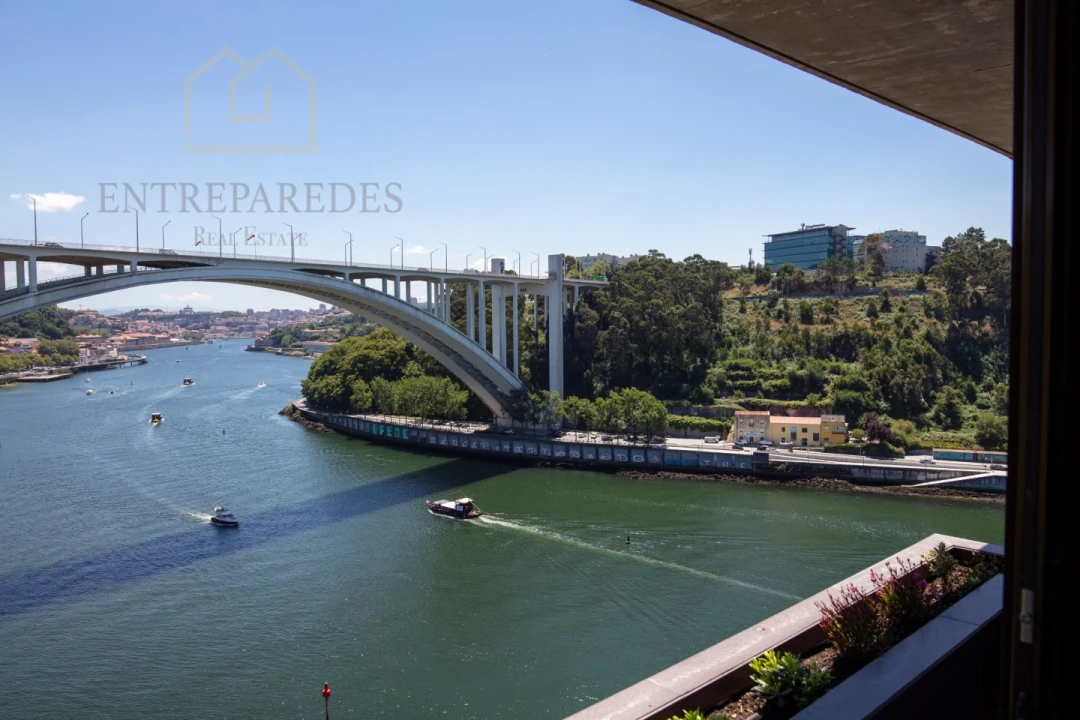 Apartamento T3 para Venda em Lordelo do Ouro e Massarelos Foto 37