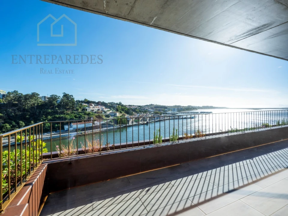 Apartamento T3 para Venda em Lordelo do Ouro e Massarelos Foto 1