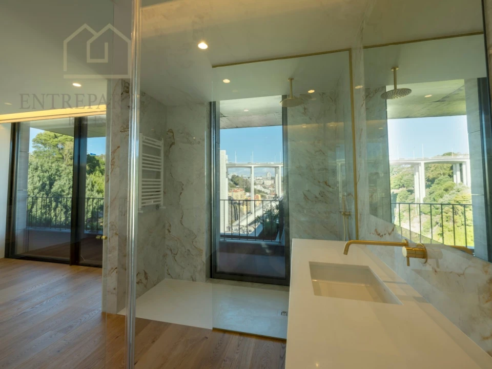 Apartamento T3 para Venda em Lordelo do Ouro e Massarelos Foto 13