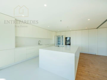 Apartamento T3 para Venda em Lordelo do Ouro e Massarelos