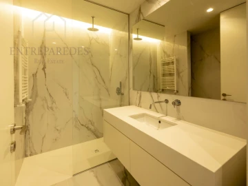 Apartamento T3 para Venda em Lordelo do Ouro e Massarelos
