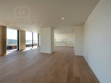 Apartamento T3 para Venda em Lordelo do Ouro e Massarelos