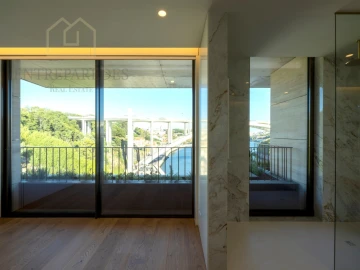 Apartamento T3 para Venda em Lordelo do Ouro e Massarelos