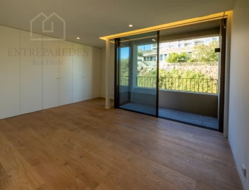 Apartamento T3 para Venda em Lordelo do Ouro e Massarelos